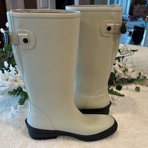 New. Amanda 11 tall boots